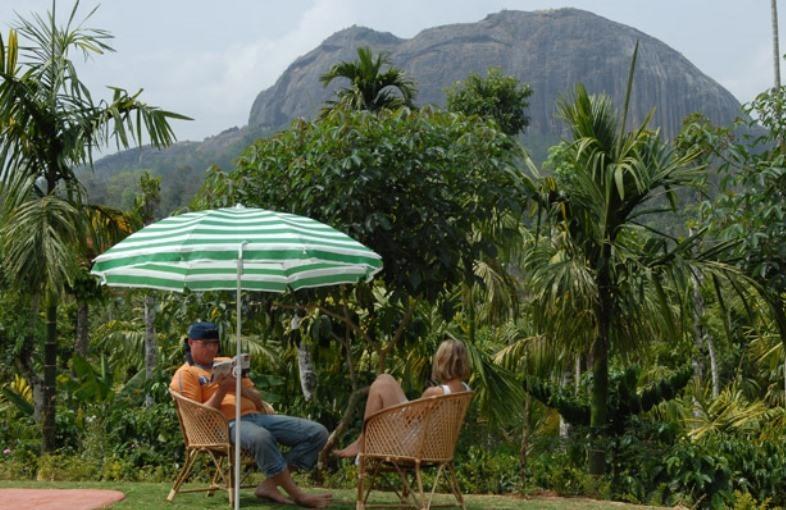 Sunbird Garden Resort Krishnagiri Buitenkant foto