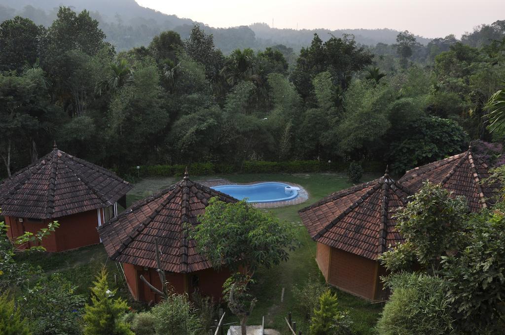 Sunbird Garden Resort Krishnagiri Buitenkant foto