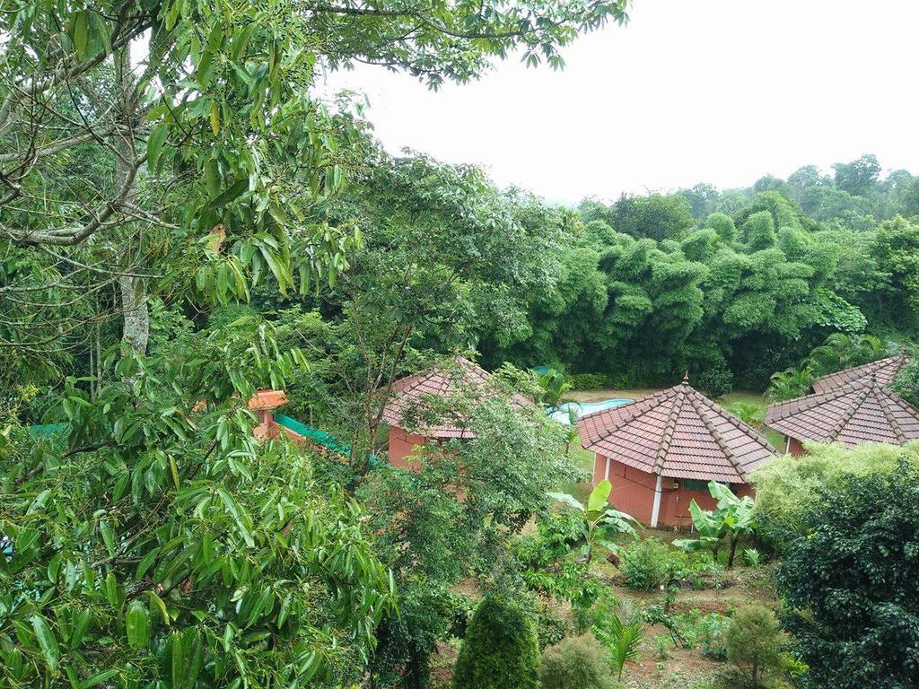 Sunbird Garden Resort Krishnagiri Buitenkant foto