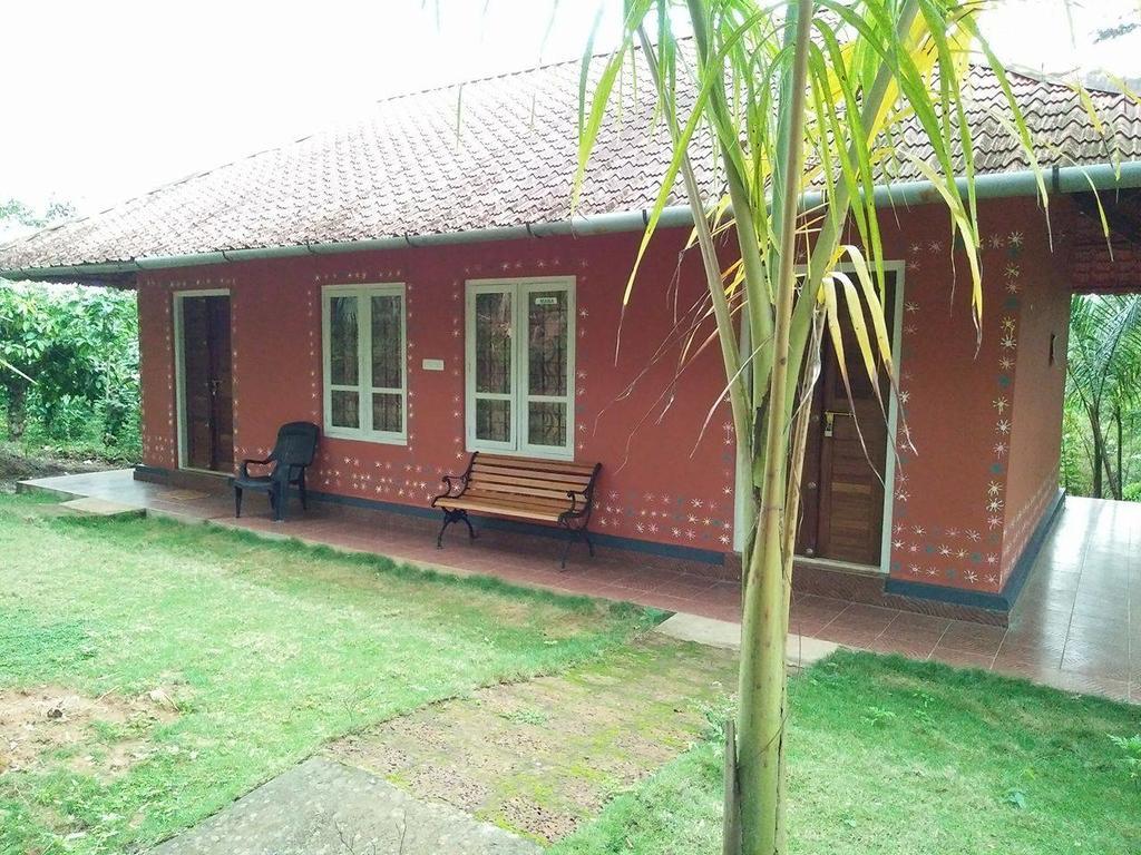 Sunbird Garden Resort Krishnagiri Buitenkant foto